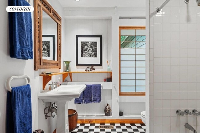 Building Photo - 15 Bull Path Cl