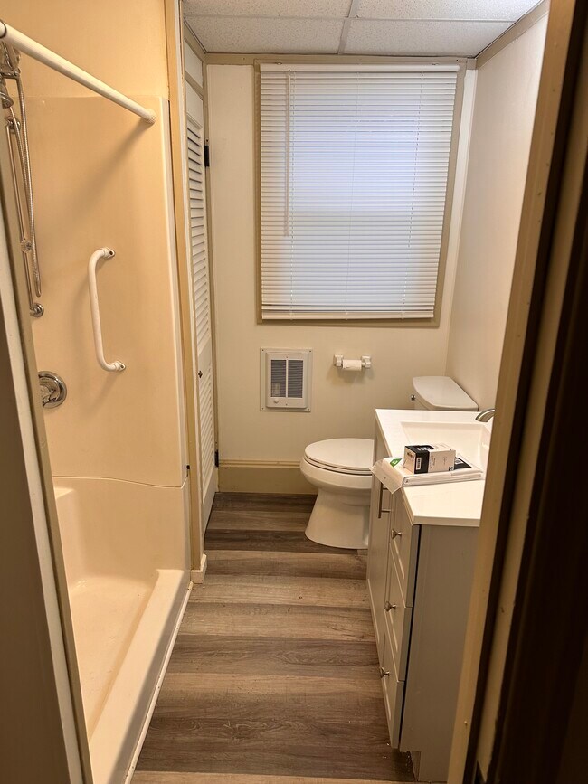 Building Photo - 296 Turners Falls Rd