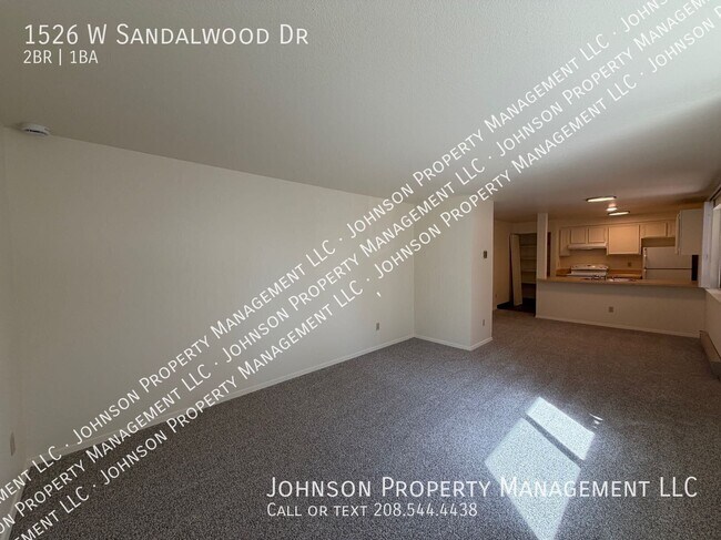 Building Photo - 1526 W Sandalwood Dr