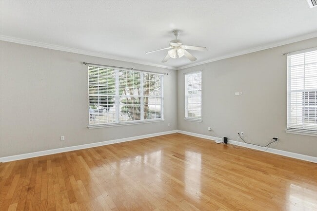Building Photo - 3253 Stanhope Dr