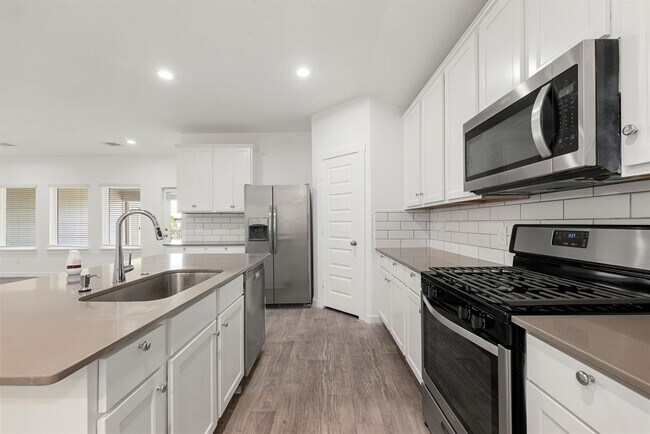 Building Photo - 6931 Dell Vista Drive