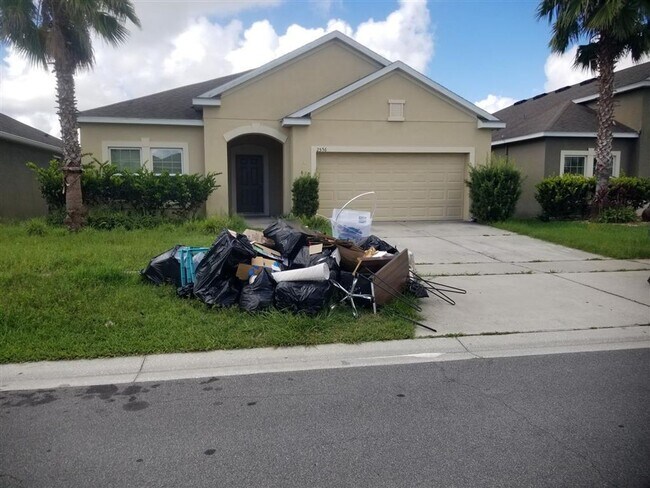 Building Photo - Move in Ready Home in Great Location