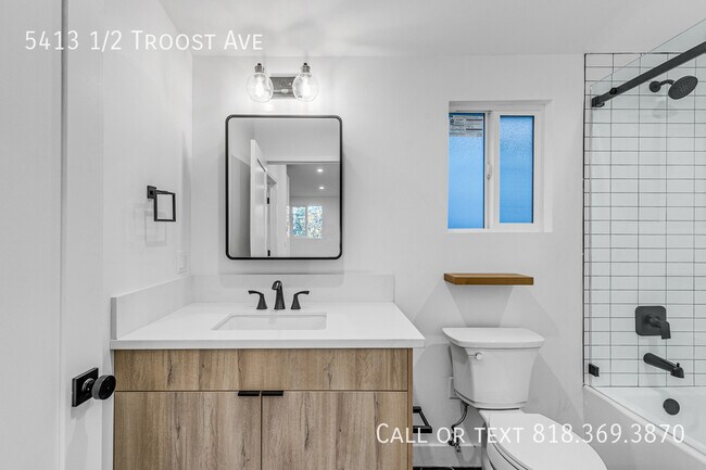 Building Photo - 5413 1/2 Troost Ave-