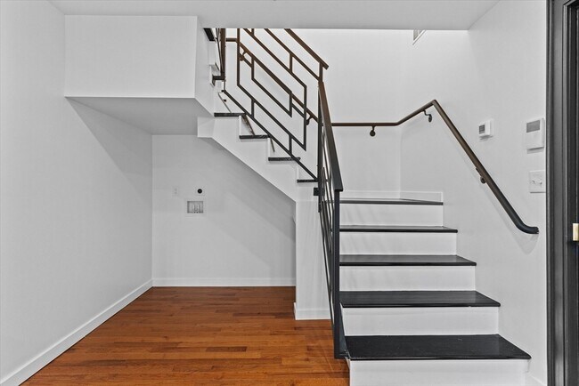 Building Photo - 280 Essex St