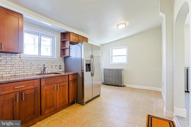 Building Photo - 349 S Springfield Rd