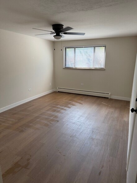 Building Photo - 1410 S Ash St