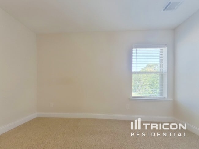 Building Photo - 432 Cantrell Dr