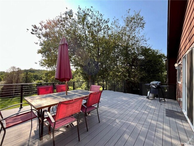 Building Photo - 47 Onderdonk Rd