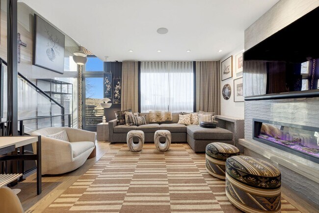 Building Photo - Luxury Furnished Rental in the Heart of Denver - Custom finishes meets undeniable style!