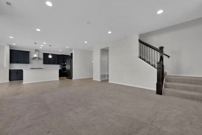 Building Photo - High End-New Build 5 Bed Home Plain City