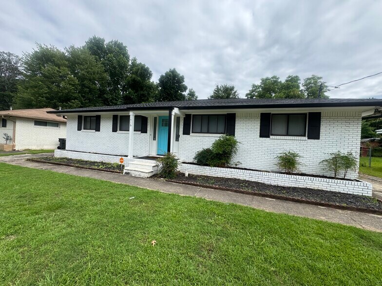 Building Photo - 1416 Vesta Ave