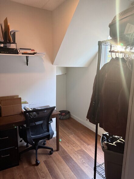 Building Photo - 8 Pleasant Ave