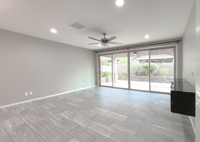 Building Photo - 118 E Canyon Way