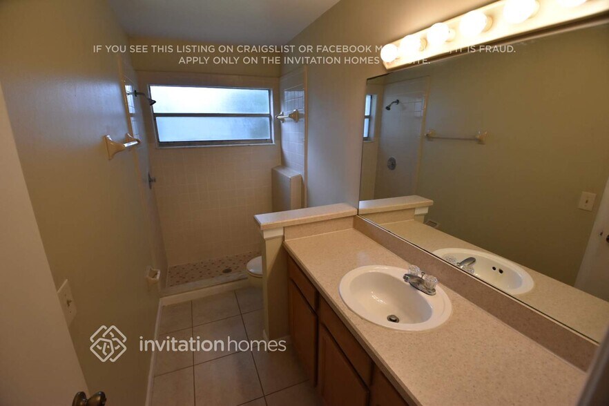 Building Photo - 1070 Gwyn Cir