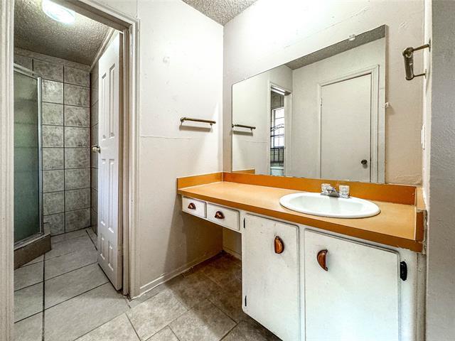 Building Photo - 1112 Autumn Oak Dr