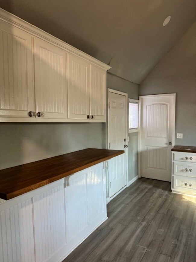 Building Photo - 2 BR 1 BA House for RENT
