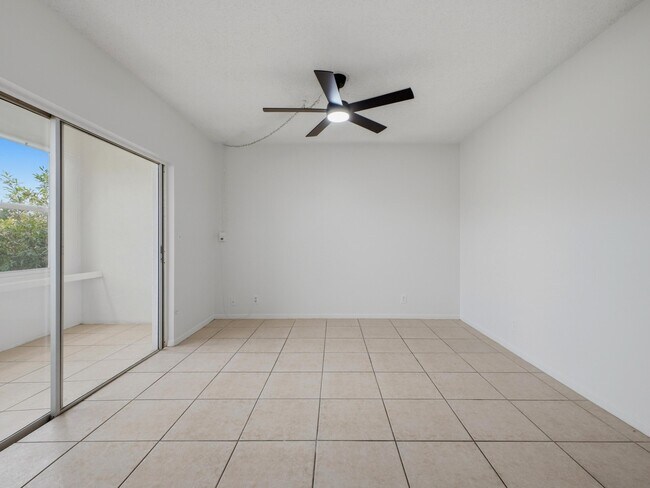 Building Photo - 6289 Lear Dr