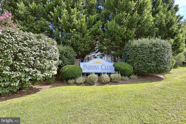 Building Photo - 10641 John Ayres Dr