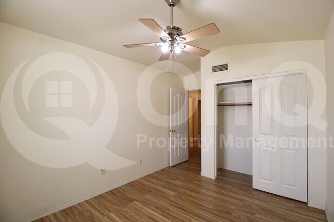 Building Photo - 1140 S Cholla St