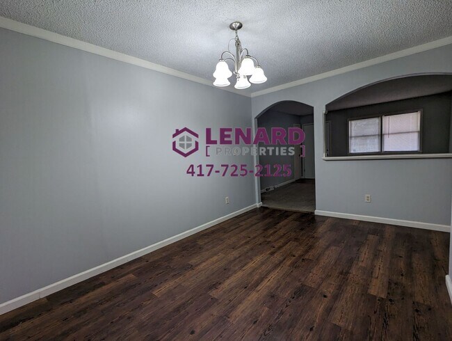Building Photo - Charming 3-Bedroom Home with Fenced Yard & 2-Car Garage in Springfield
