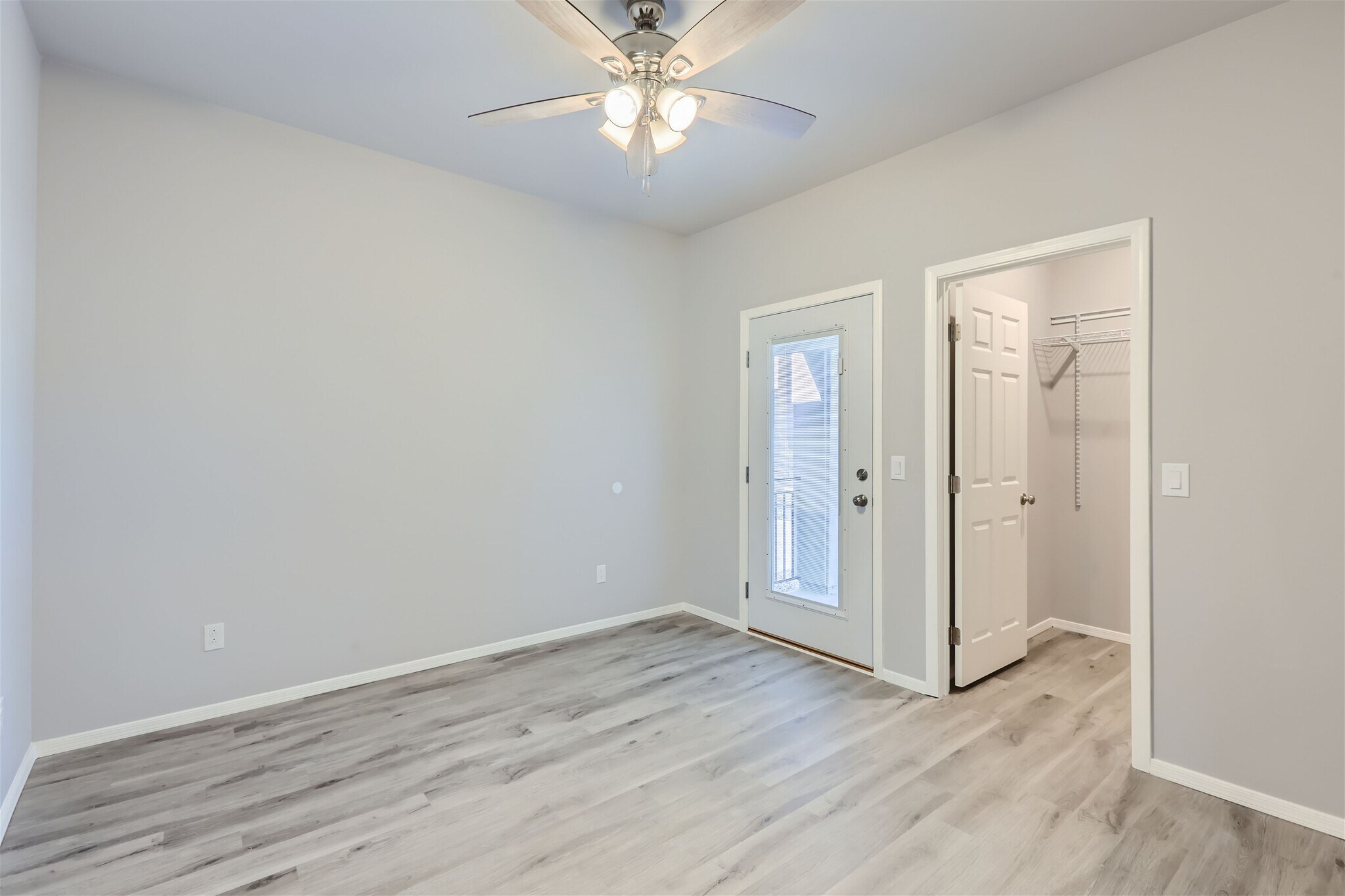 Building Photo - 7010 N 80th Ave