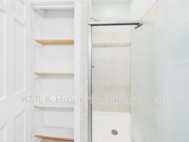 Building Photo - 1238 Sawyer Ave