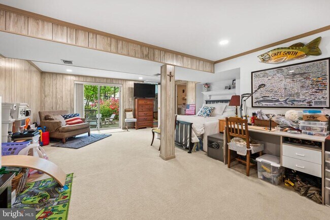 Building Photo - 10906 Carters Oak Way