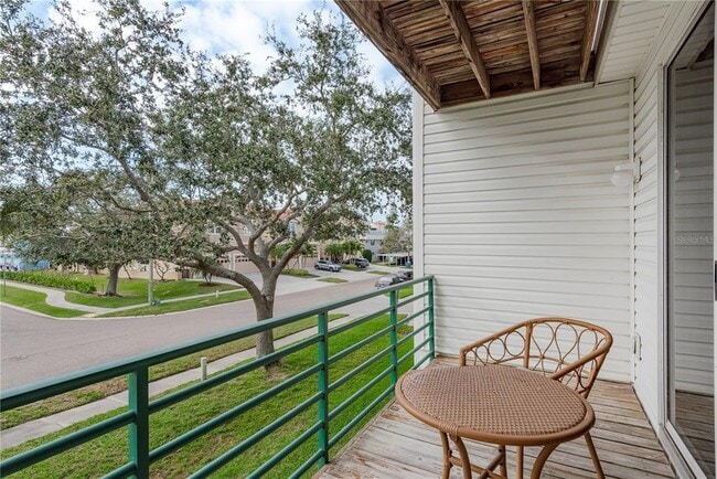 Building Photo - 320 Island Way