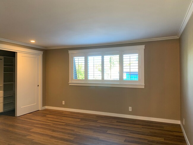 Building Photo - Gorgeously remodeled 2 bed 2.5 bath duplex...