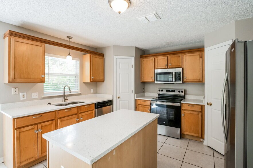 Building Photo - 2987 Elbib Dr