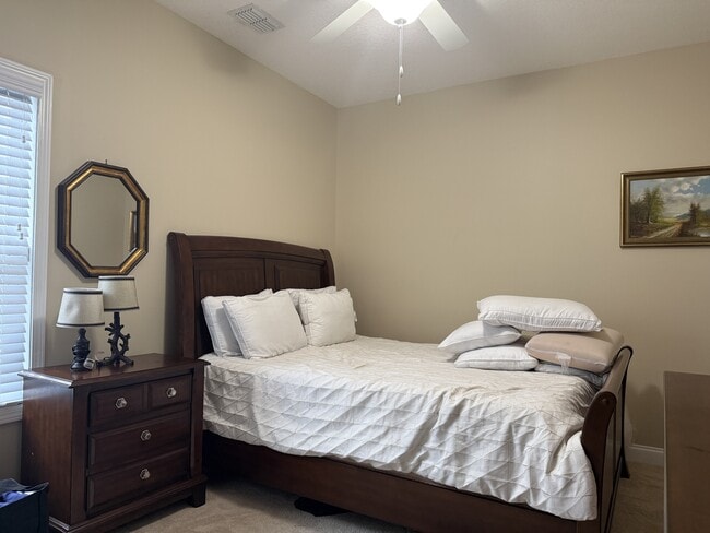 Building Photo - 729 English Oak Dr