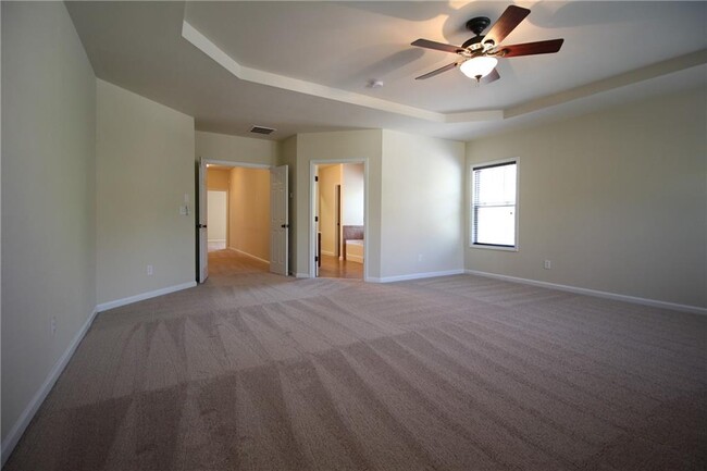 Building Photo - 13294 Kemper Rd
