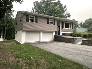 Building Photo - 171 Roosevelt Rd