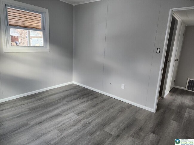 Building Photo - 1631 North Blvd