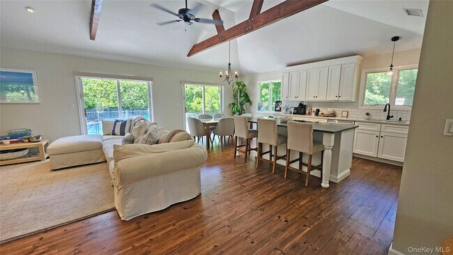 Building Photo - 11 John St