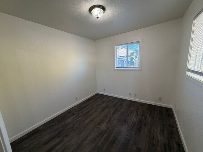 Building Photo - Now available 3 Bedroom | 2 bath home in t...