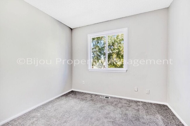 Building Photo - 4232 Gills Mill Ct