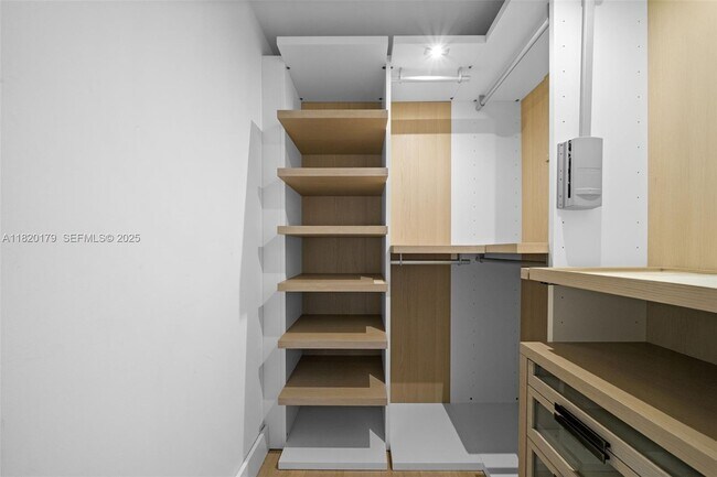 Building Photo - 102 24th St