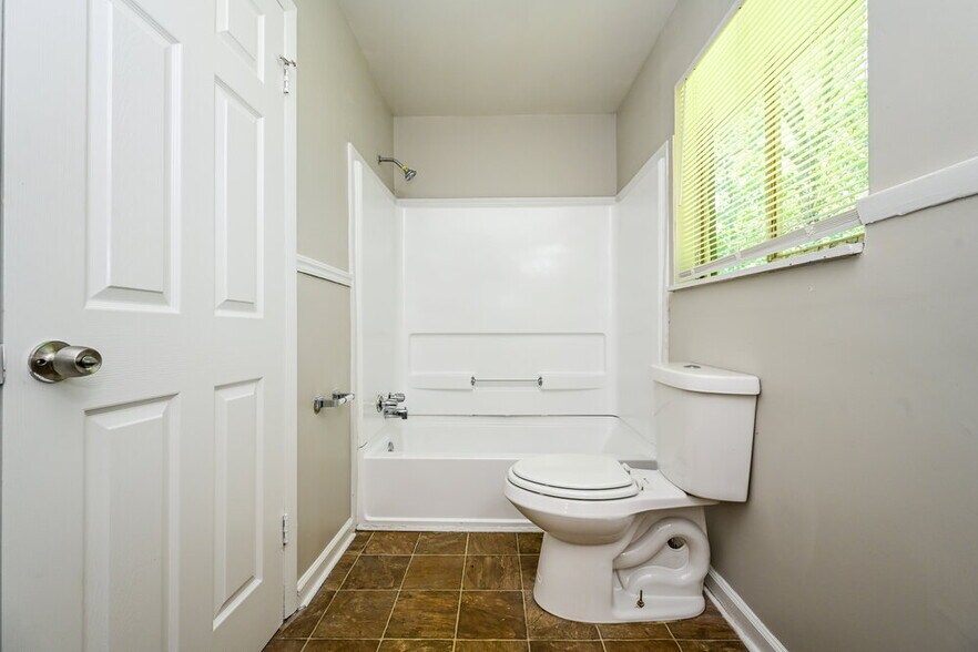 Building Photo - 2372 Rolling Rock Dr