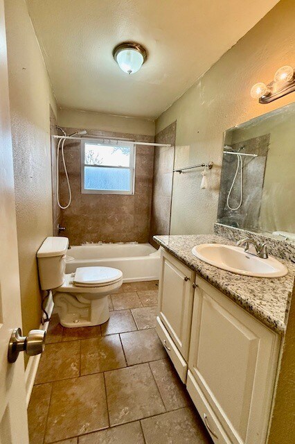 Building Photo - 318 Wingate Dr