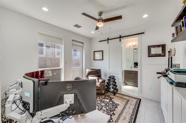 Building Photo - 2235 Lovedale Ave