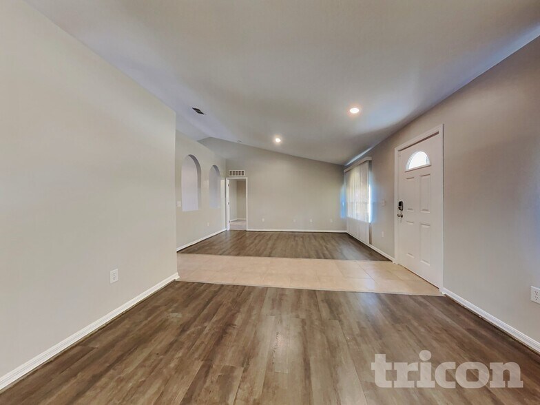 Building Photo - 964 Cascades Park Trail