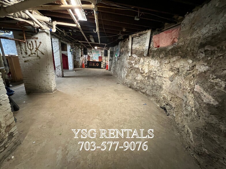 Building Photo - 9 Sunset St