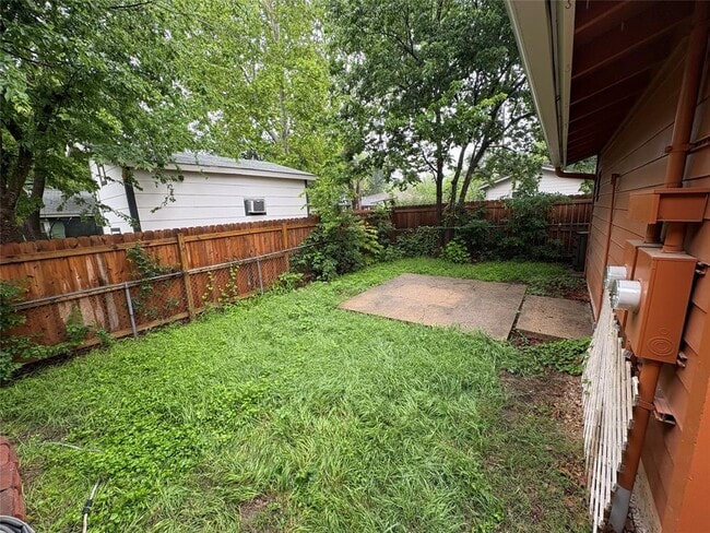 Building Photo - 1011 Chesapeake Dr