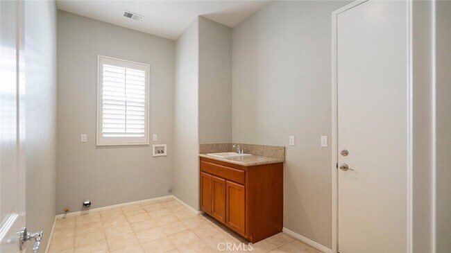 Building Photo - 49142 Barrymore St