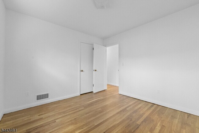 Building Photo - 46 Daka Ct