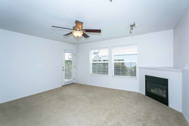Building Photo - Fantastic Main Level Condo w/Garage, Patio...
