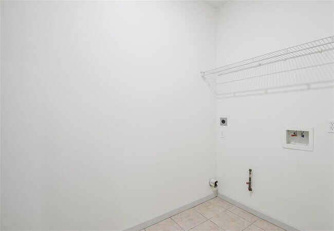 Building Photo - 6627 Stonecross Creek Ln