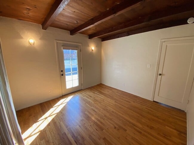 Building Photo - 1274 Waring St