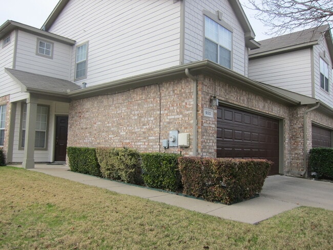 Primary Photo - Townhome For Lease in Plano